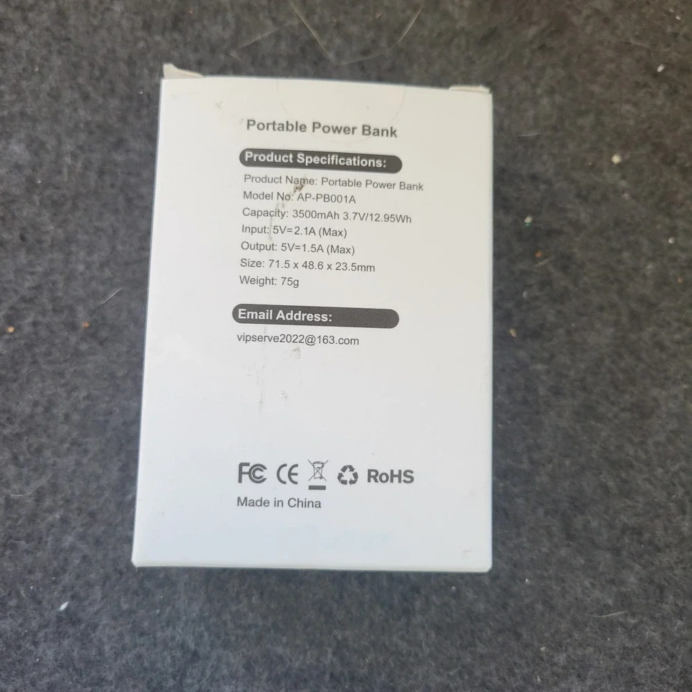ZENS Magnetic Single Powerbank, portable‎ wireless charger for iPhones.